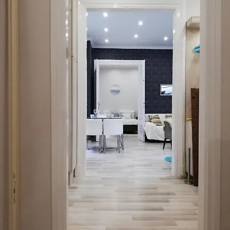Pannonia Center Deluxe شقة
