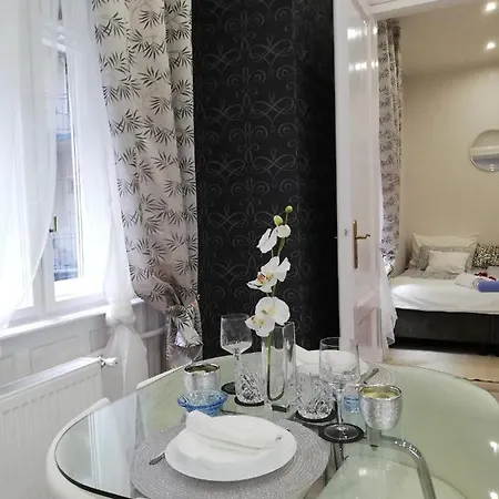 Pannonia Center Deluxe *