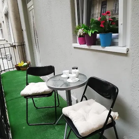 Pannonia Center Deluxe Apartmán *